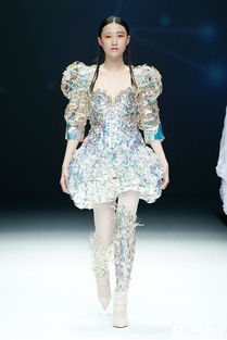 浙江理工大學服裝學院畢業(yè)發(fā)布 詮釋時尚多維信息的融合與并置