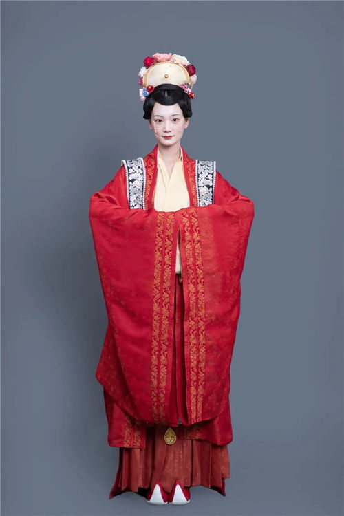 華夏衣冠,跨越千年 北京服裝學(xué)院助力 中國(guó)詩(shī)詞大會(huì) 呈現(xiàn)古代婚禮服飾